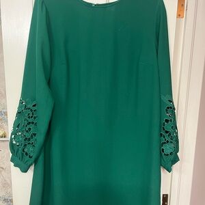 Elegant Green Dress with Floral Sleeve Detail